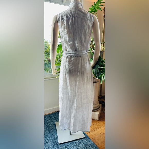 Ladies James Perse sleeveless linen front button, belted interior slip attached - Picture 5 of 5